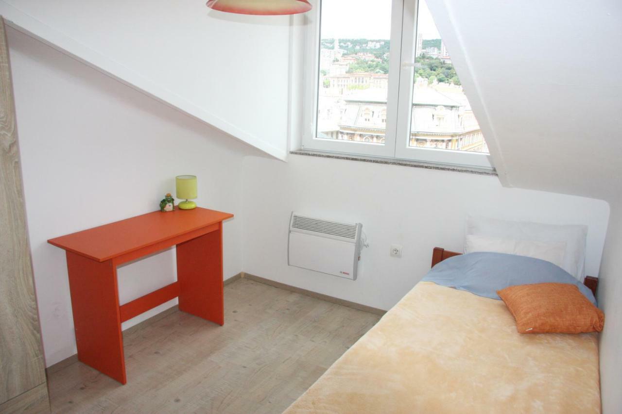 Apartment In City Center Rijeka Luaran gambar