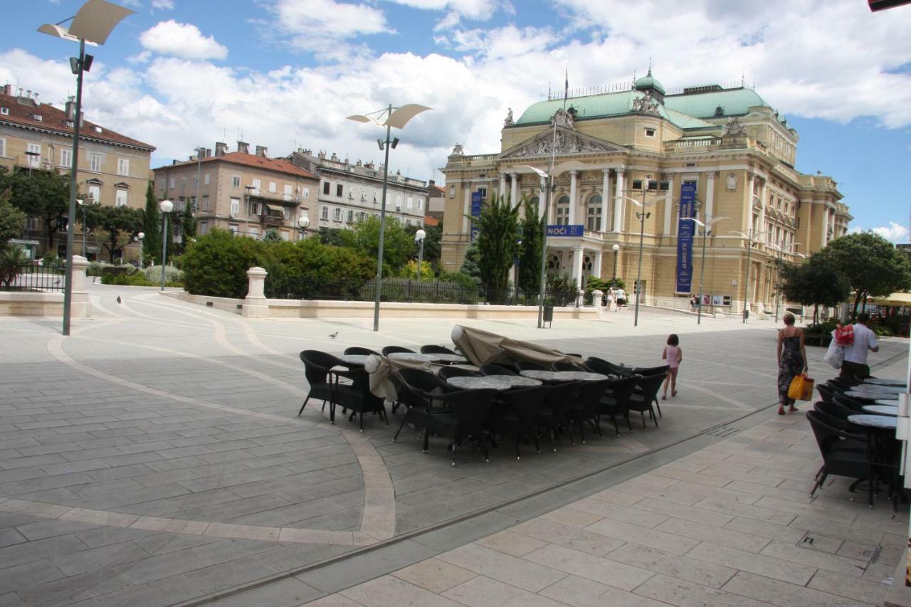 Apartment In City Center Rijeka Luaran gambar